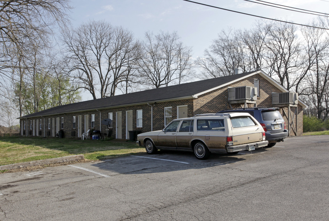 Cayce in Columbia, TN - Foto de edificio