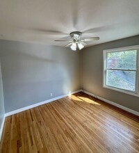 1276 W Mullan Ave in Waterloo, IA - Building Photo - Building Photo