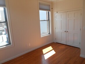 28 Edgerly Rd, Unit 44B in Boston, MA - Foto de edificio - Building Photo