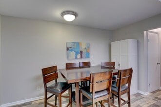 8027 N Richardt Ave in Indianapolis, IN - Building Photo - Building Photo