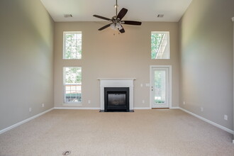 9335 Opal Dr in Douglasville, GA - Building Photo - Building Photo