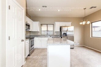 1608 S 79th Ln in Phoenix, AZ - Foto de edificio - Building Photo