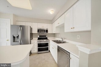 5032 Finsbury Rd in Rosedale, MD - Building Photo - Building Photo