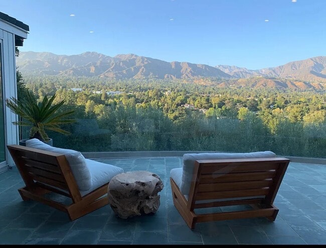 property at 4220 Mesa Vista Dr