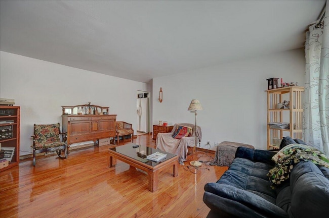 10165 W Cleveland Ave, Unit LOWER in West Allis, WI - Building Photo - Building Photo