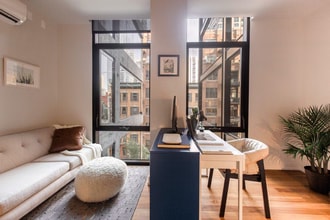 154 W Erie St, Unit 221 in Chicago, IL - Foto de edificio - Building Photo