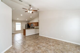 1336 25th Ave SW in Vero Beach, FL - Foto de edificio - Building Photo