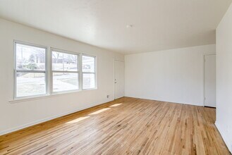 4623 N 55th St in Omaha, NE - Building Photo - Building Photo
