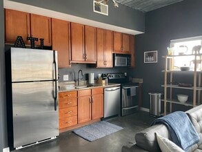 620 Glen Iris Dr NE, Unit Ponce Springs Lofts in Atlanta, GA - Building Photo - Building Photo