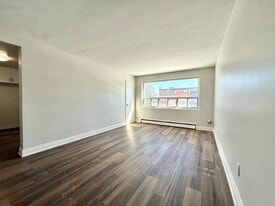 280 Lorne Ave in Kitchener, ON - Building Photo