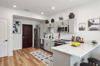 Star of the Sea Apartments in Long Branch, NJ - Foto de edificio - Building Photo