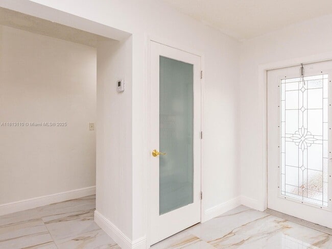 611 SW 64th Way in Pembroke Pines, FL - Building Photo - Building Photo