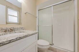 1701 Village Ct in Brandon, FL - Building Photo - Building Photo