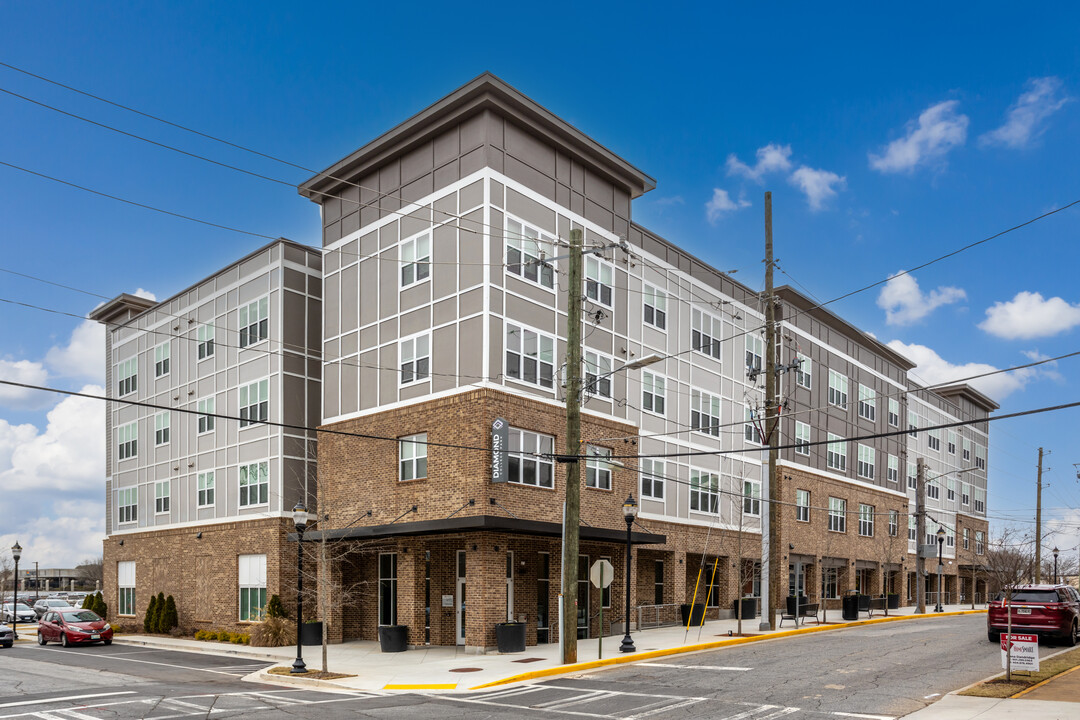 Diamond College Park Apartments in College Park, GA - Building Photo