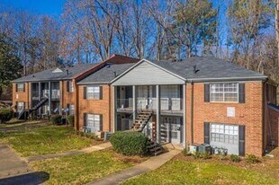 136 Park Fairfax Dr in Charlotte, NC - Building Photo