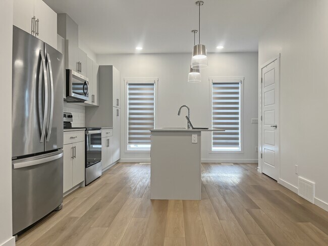 3118 Challand Ln in Edmonton, AB - Building Photo - Building Photo