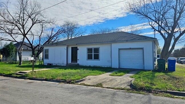 919 W 6th St in Taylor, TX - Building Photo - Building Photo