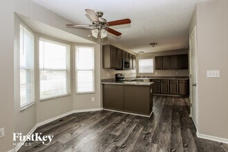 868 Windy Hill Ln in Galloway, OH - Building Photo - Building Photo