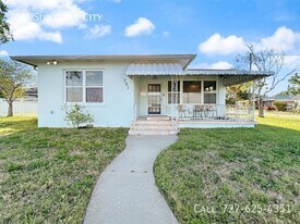 701 S 26th St in Tampa, FL - Building Photo