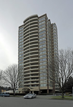 The Metropolitan in Burnaby, BC - Building Photo - Building Photo