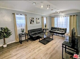 606 N Alta Vista Blvd in Los Angeles, CA - Building Photo