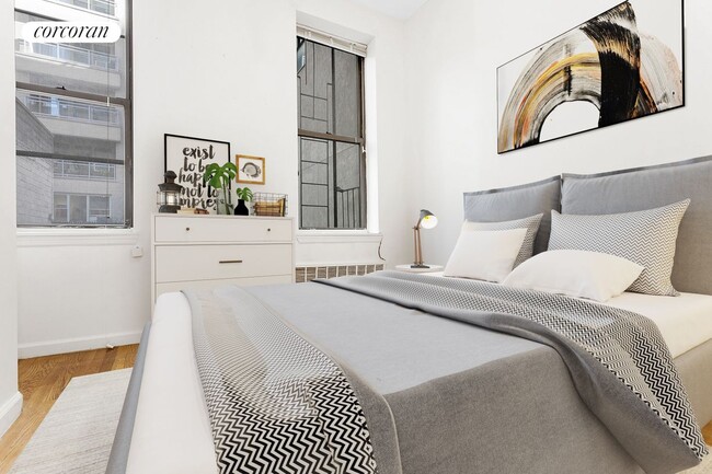 305 E 56th St in New York, NY - Building Photo - Building Photo