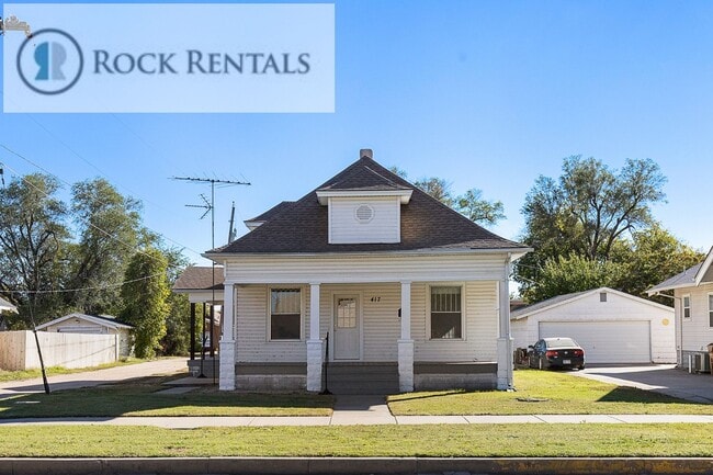 417 W 11th Ave in Hutchinson, KS - Building Photo - Building Photo