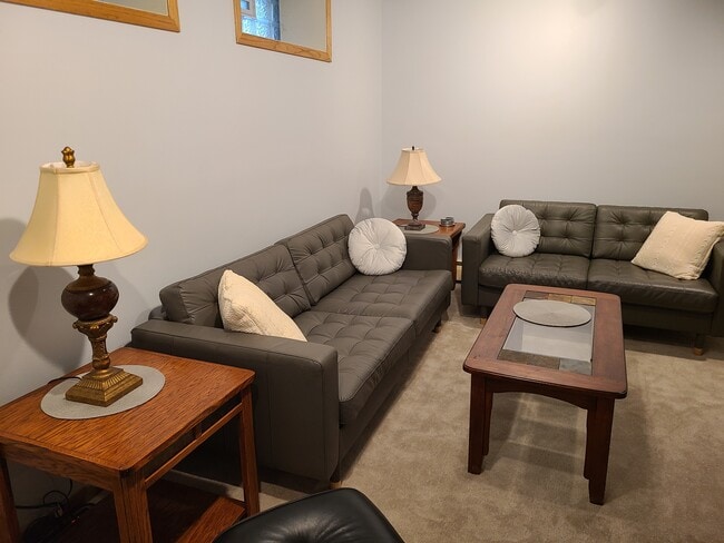 1907 DuPont Ave S, Unit Garden Apartment