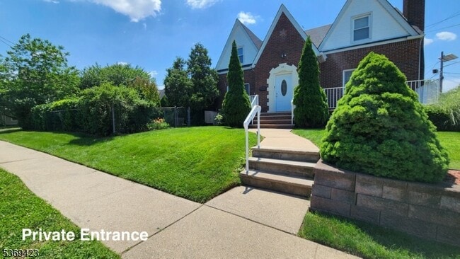 63 Hamilton Ave in Clifton, NJ - Building Photo - Building Photo