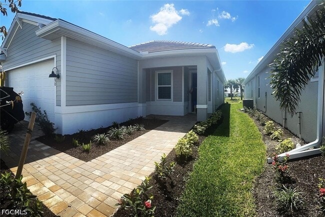 16790 Seasons Coast Dr in Bonita Springs, FL - Building Photo - Building Photo