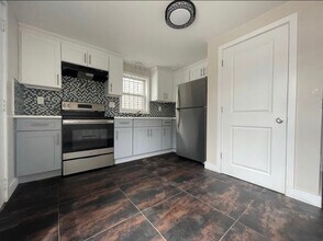 363 Halladay St in Jersey City, NJ - Foto de edificio - Building Photo