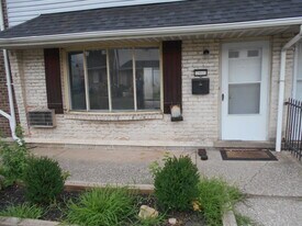 867 Ulster St in Allentown, PA - Building Photo