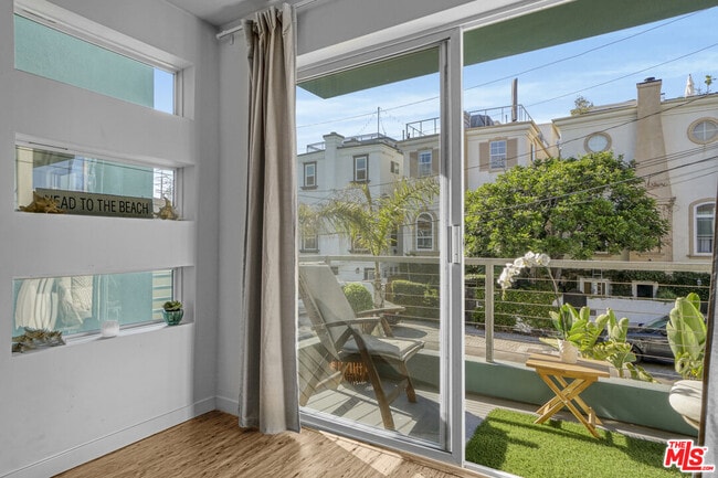 120 Fleet St in Marina Del Rey, CA - Building Photo - Building Photo