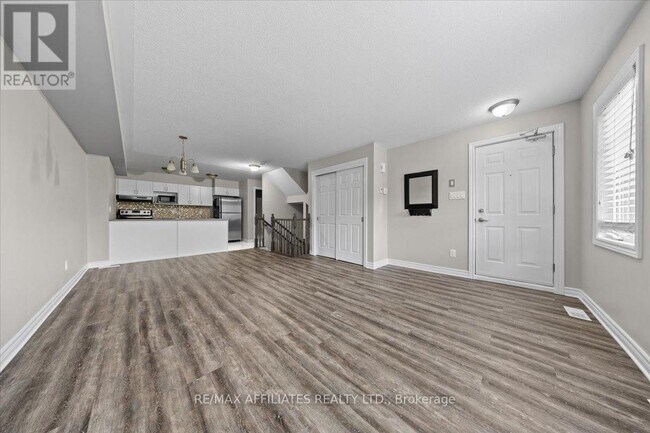 289 Titanium Private in Ottawa, ON - Building Photo - Building Photo