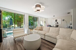 3951 Adra Ave in Doral, FL - Building Photo