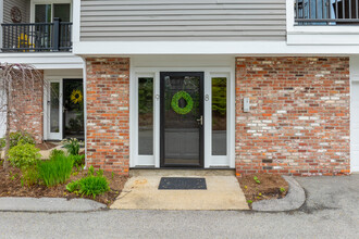 Pleasant Hill Condominiums in Belmont, MA - Foto de edificio - Building Photo