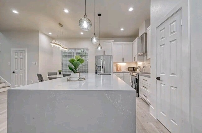 property at 5606 Canal St