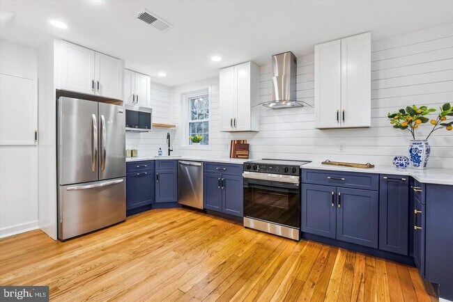 2806 S Abingdon St in Arlington, VA - Building Photo - Building Photo