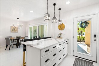 137 Avenida Messina in Sarasota, FL - Building Photo - Building Photo