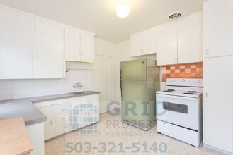 1234 N Watts St in Portland, OR - Building Photo - Building Photo