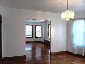 33 Bigelow St, Unit #1 in Boston, MA - Building Photo - Building Photo