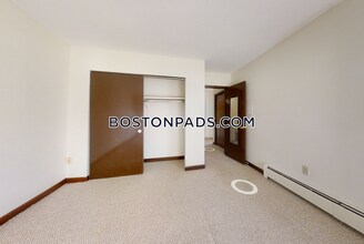 378 Sunderland Rd-Unit -16 in Worcester, MA - Building Photo - Building Photo