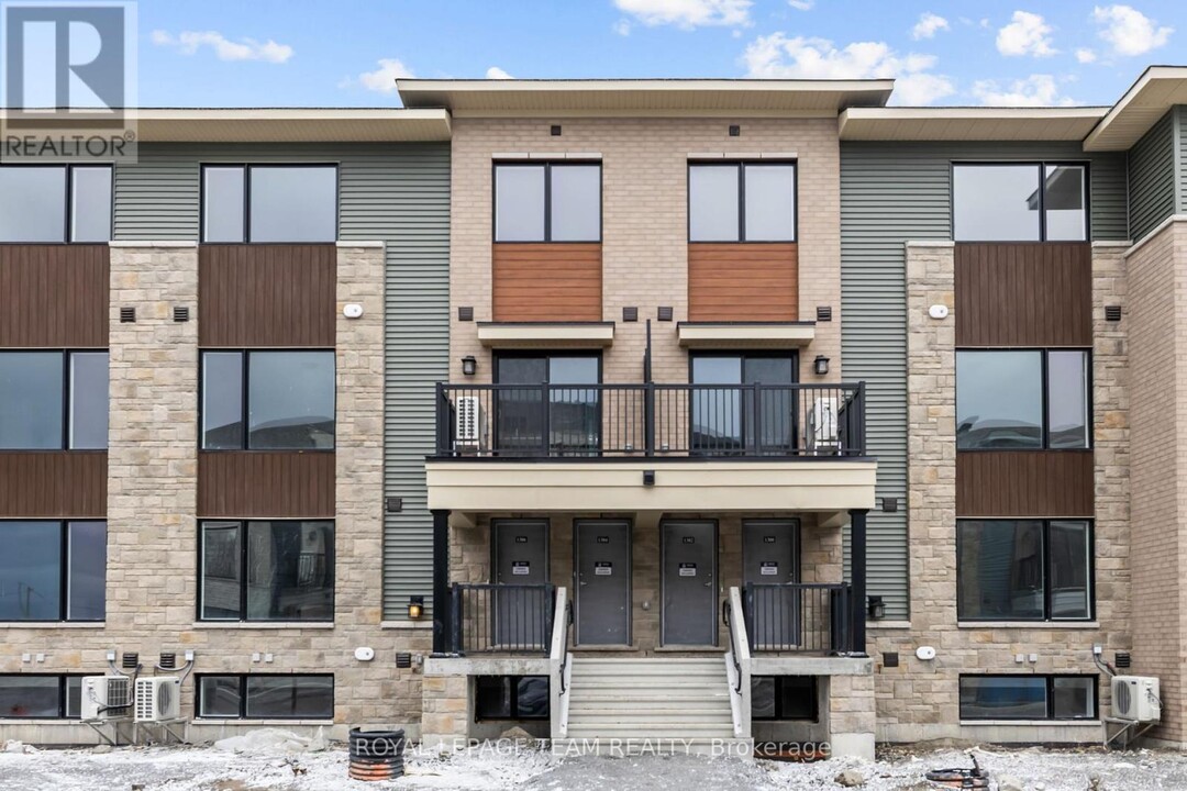 1302 Creekway Private in Ottawa, ON - Building Photo