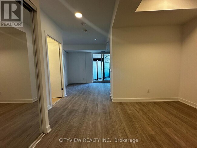 8188 Yonge St in Vaughan, ON - Building Photo - Building Photo