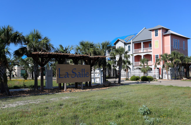 La Salle in Rockport, TX - Building Photo - Building Photo