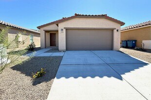 2478 Tapatio Dr in Bullhead City, AZ - Building Photo
