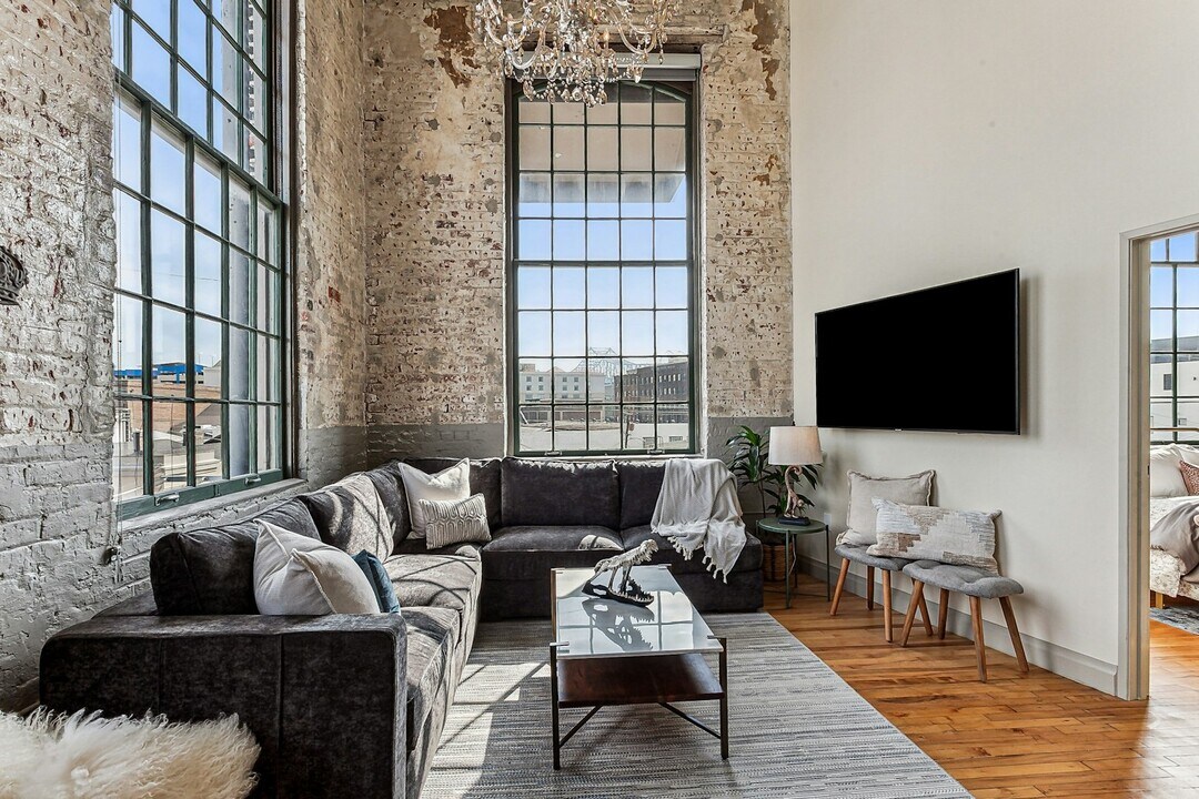 920 Poeyfarre St in New Orleans, LA - Building Photo