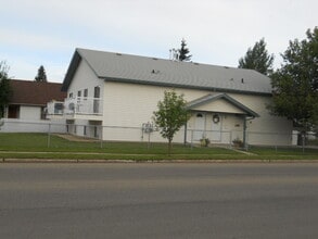 10104-10107 107 Ave in Grande Prairie, AB - Building Photo - Building Photo