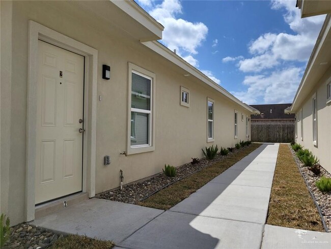 16 French Ave in Edinburg, TX - Building Photo - Building Photo