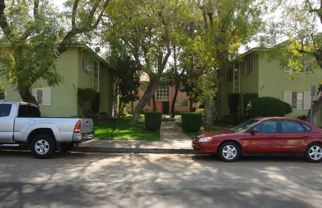 324 W Palmer Ave in Glendale, CA - Foto de edificio - Building Photo